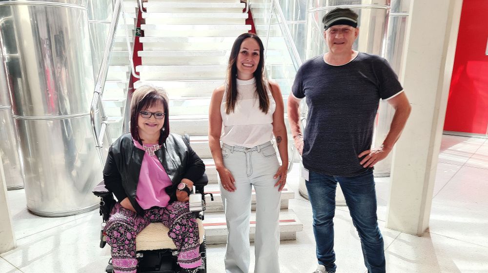 Kati Riedl ist Gast von Marianne Hengl und Rainer Perle in „Stehaufmenschen“