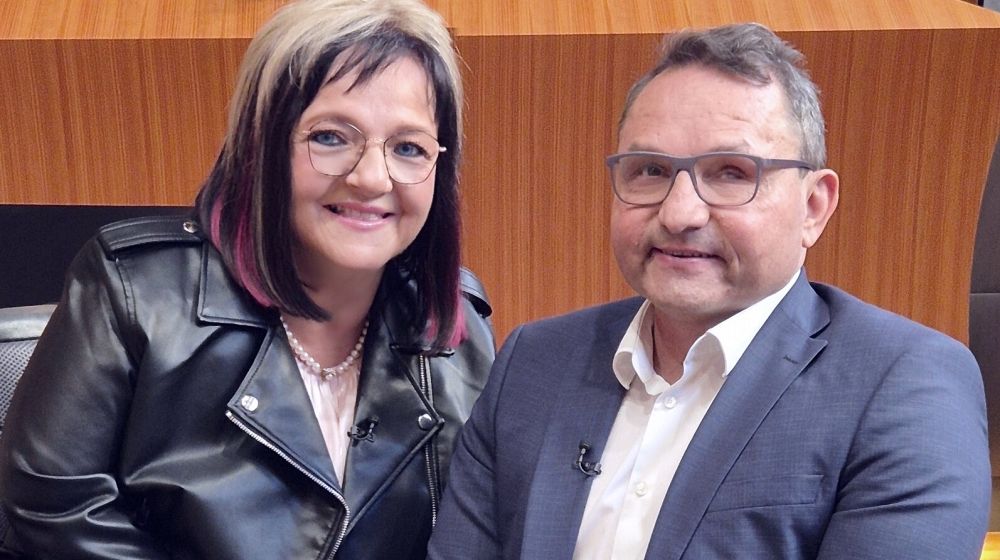 30.10.25 / 18.00 Uhr / LIVESTREAM auf tt.com, rollon.at: Die Welt mag dunkel sein – aber mein Weg wird es nicht – Dr. Alexander Niederwimmer in LICHTblicke